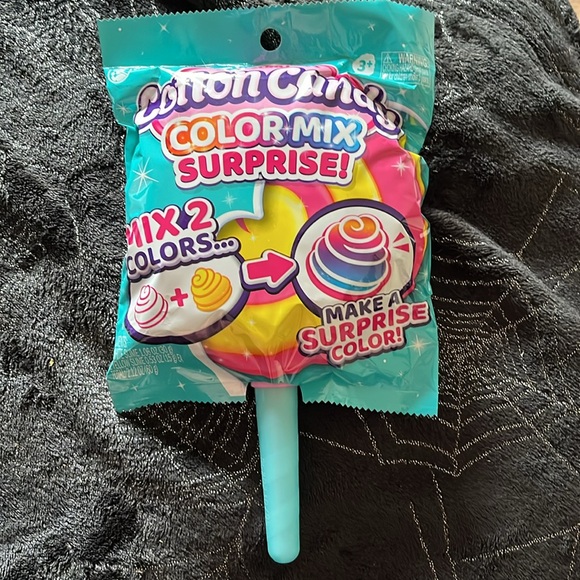 Cotton Candy Color Mix Surprise! (Slime) - Picture 2 of 4